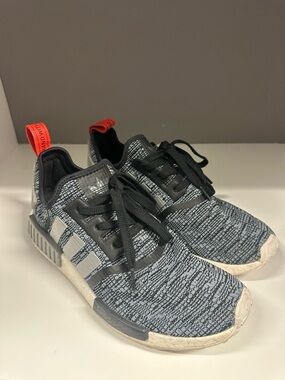 Adidas NMD_R1 Glitch Camo Solid Grey Black BB2884 Mens Size 10.5